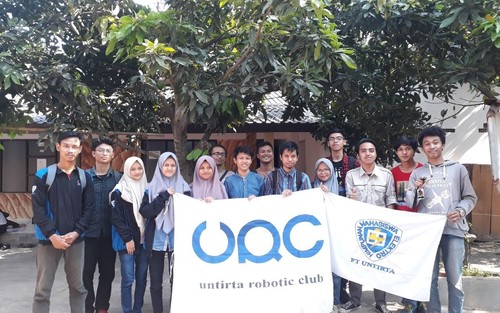 Untirta Robotic Club berlomba dalam ajang Kompetisi Robot Indonesia 2018