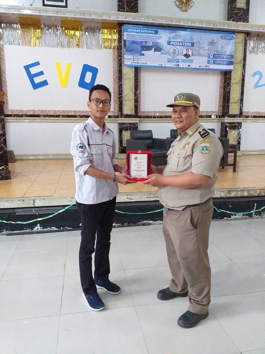 Adrian Firdaus bersama Tirta Prawitateja, S.T.,M.Si